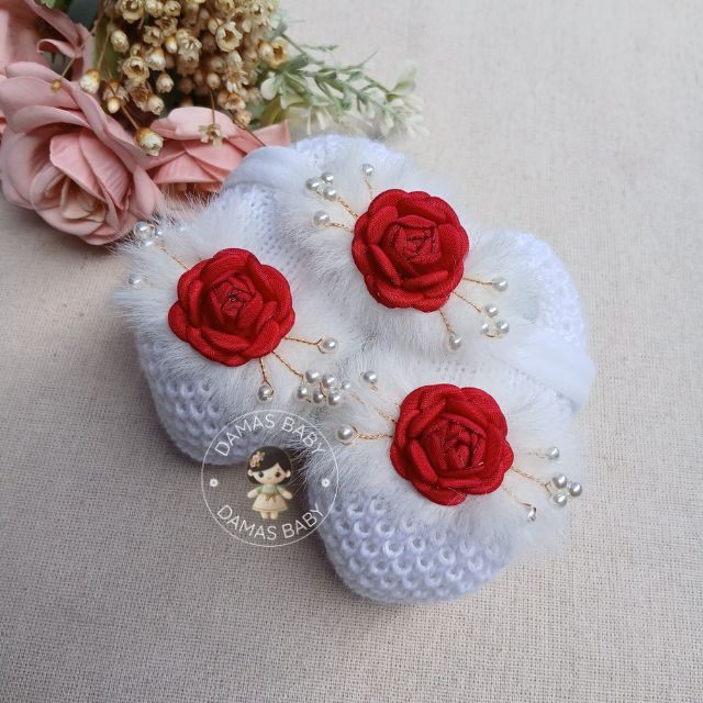Freya Pompom Flor Arranjo - Branco com Vermelho