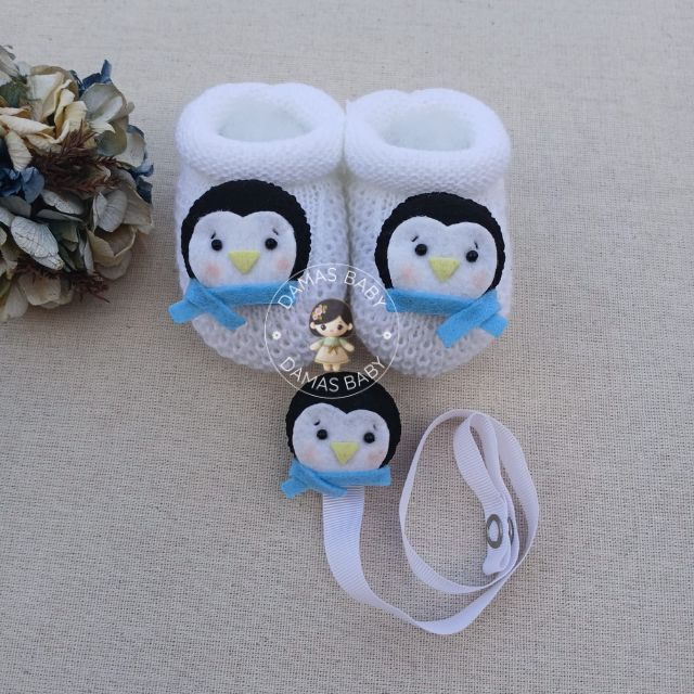 Pinguim Cachecol Azul Bebê - Branco