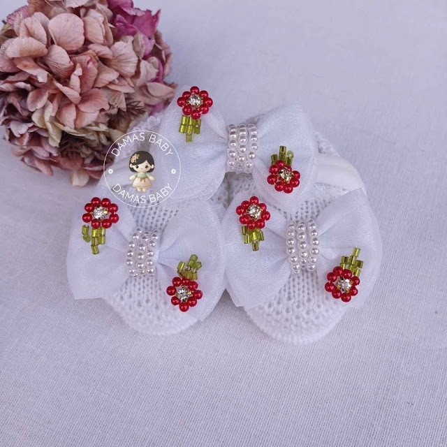 Lumi Organza Flor/Vidrilho - Branco c/ Vermelho